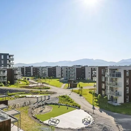 דירה Spacious In With Fireplace, Balcony And Mountain Views *